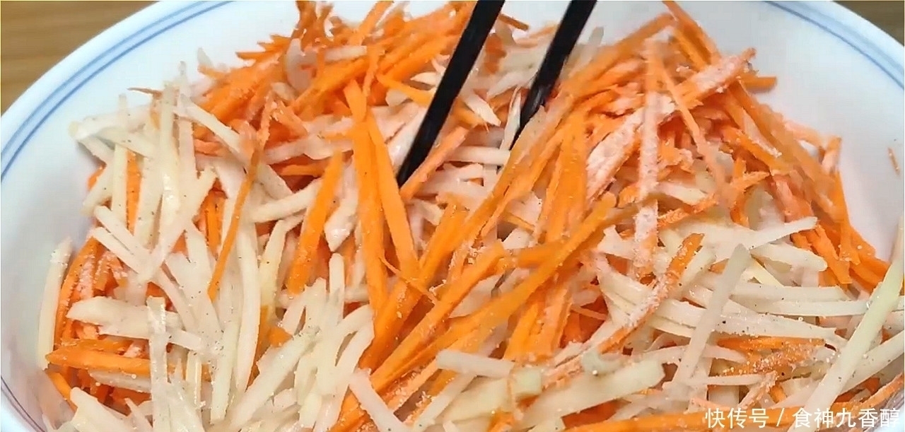 光盘|2个鸡蛋，5个土豆，创意早餐新吃法，上桌就光盘