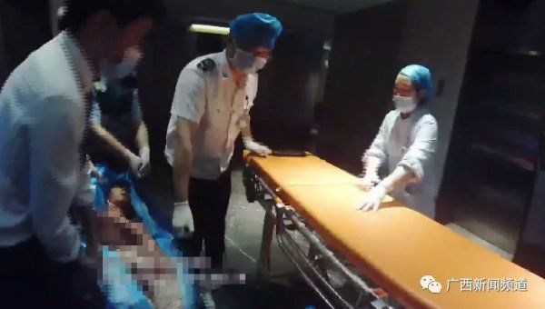  男子|血腥慎点！男子酒后在卫生间内跌了一跤，失去全身约三分之一血液