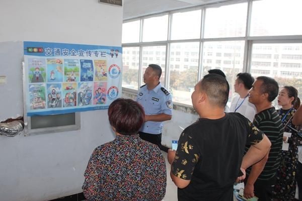 平舆|平舆交警强化客运车辆管理 护航国庆、中秋假期交通安全