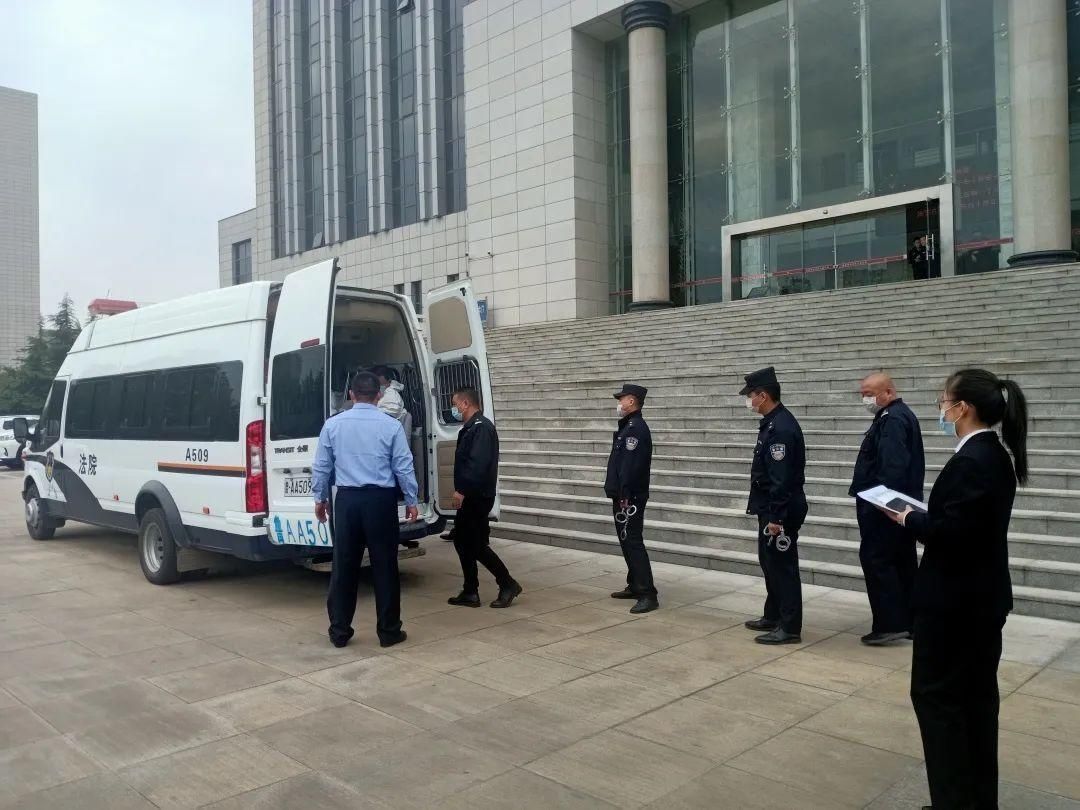 罪犯|今日，第二批，五名罪犯顺利收押送监