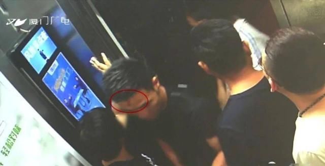  白衣女|掐脖、扇耳光！厦门一男孩电梯里被暴打！原因竟然是…