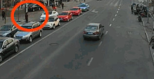 交通|交通GIF动图:什么叫鬼探头,到底有多危险