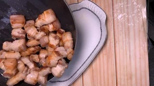 不腻|做红烧肉时，千万不要直接入锅，多加一个环节，猪肉鲜嫩不柴不腻