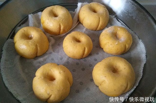 红枣|入秋蒸包子，我迷上这馅料，无需加糖自带香甜，比豆沙包好吃