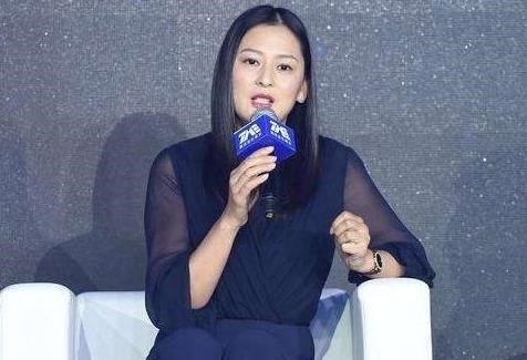  丈夫|节目上做“情感专家”的黄澜，私下却和丈夫离婚，网友：太可笑