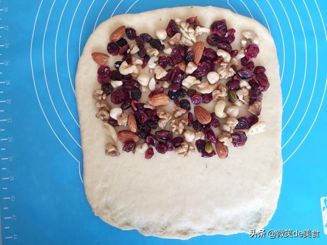  营养|起来做一款坚果面包卷吧，营养又好吃，你一定会喜欢的