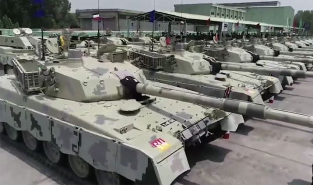  军方|巴基斯坦军方高调展示升级款哈利德坦克，很可惜没能采用中国心