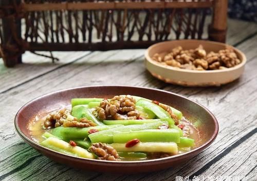  美食|美食精选：丝瓜核桃仁，清炒番薯叶，政阳煎饼一口酥，梭子蟹年糕