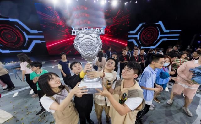  蒋昌|《最强大脑》收官，攸佳宁“表白”王宇轩，蒋昌建不禁落泪