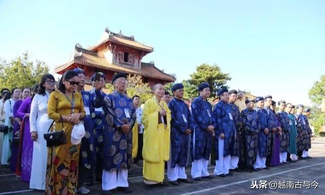  广治省|越南人纪念反法“勤王运动”135周年，迎造反皇帝神位到广治供奉