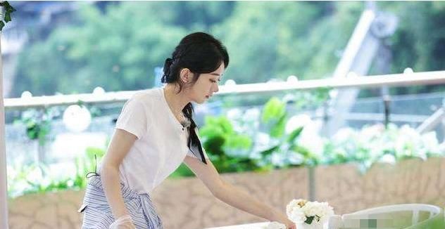  小刀|赵小刀名不虚传，《中餐厅》节目组道歉， 赵丽颖丝毫不买账