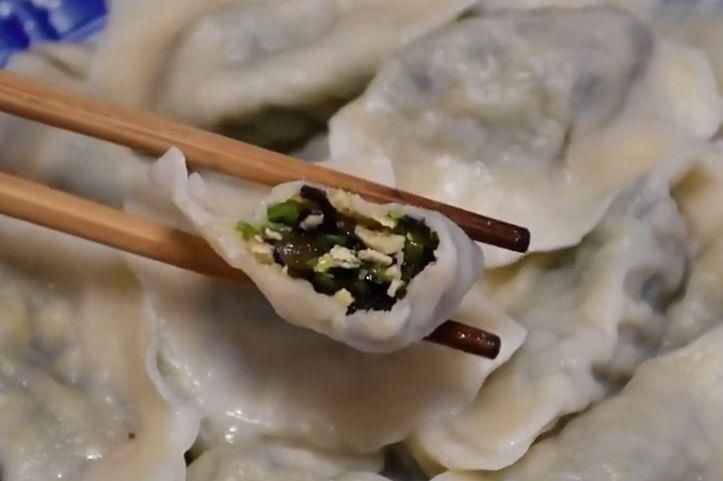 缓解|用此菜包饺子，清肝降压，缓解便秘，8元做了一大锅，比肉饺子香