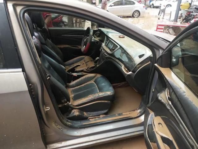  华安保险|车辆遭遇山洪灾害，理赔该怎么办？