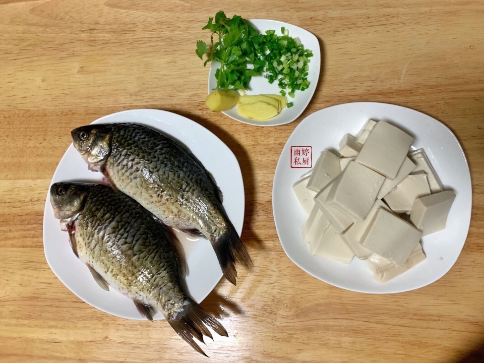 鱼汤|不管炖什么鱼,都不要加这“2种调味料”,做不对鱼汤又腥又难喝