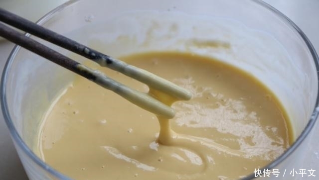 教程|酸奶松饼制作教程,不用烤箱,不用油不用水,蓬松又香软