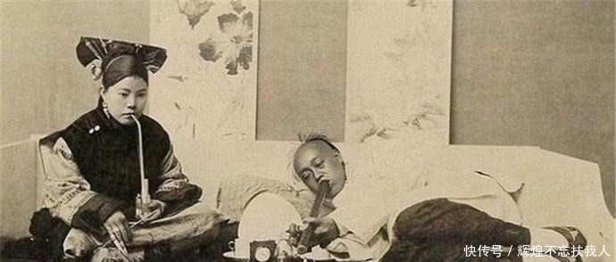 生活|老照片直击清末富太太真实生活：女子迷迷糊糊媚态百出，图5李鸿章的二太太