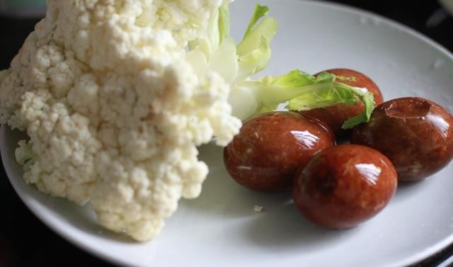  吃法|有机花菜的诱人吃法，简单两步制作，实在是太下饭了