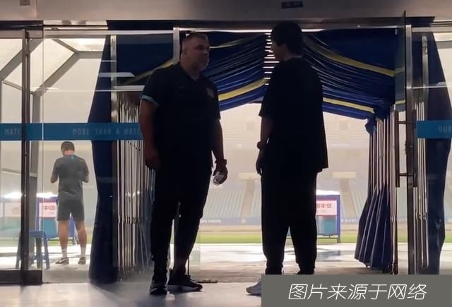  结束|李铁赛后与罗马尼亚名帅交流20分钟！中超单日9场热身赛全结束