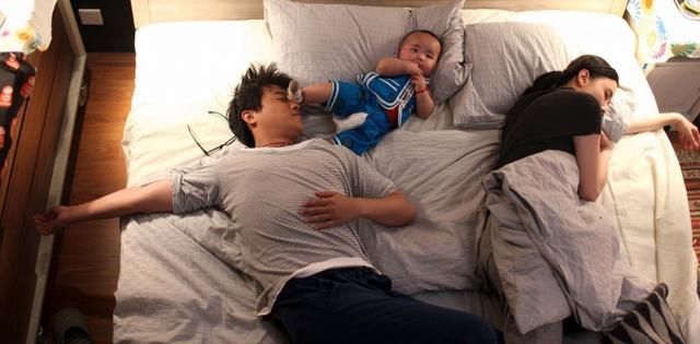 年轻夫妻|月入上万的年轻夫妻，要孩子却成了难言之隐，原因真的很现实