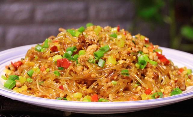  蚂蚁|大厨教你1分钟做蚂蚁上树，好吃到停不下来，超级过瘾