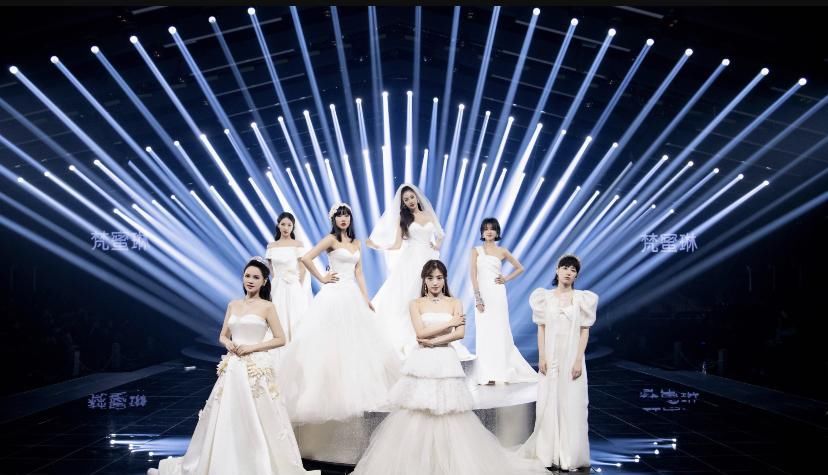  节目|《浪姐》成团名单曝光，万茜人气担当惹非议，阿朵出道实至名归