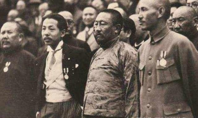 蒋介石|戴笠飞机遇难后，蒋介石盘查其财产，真实数目令人大吃一惊