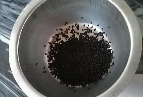  吸收|天冷，煮粥费时费事，教你做3黑豆浆，香浓营养，比粥好喝易吸收