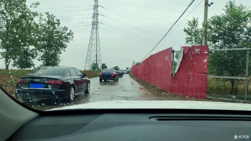 干干净净|老家兄弟结婚，大汉来当录像车！