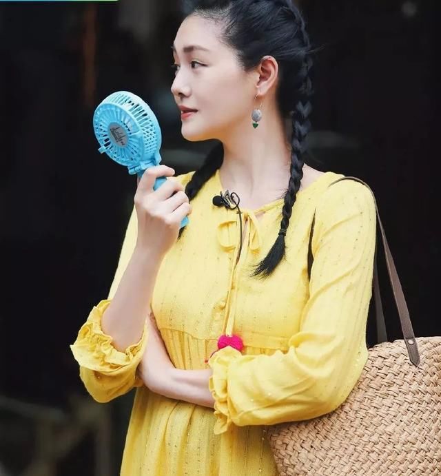  大S|大S竟然放弃身材管理，连头发都剪掉，做了妈改变真是大