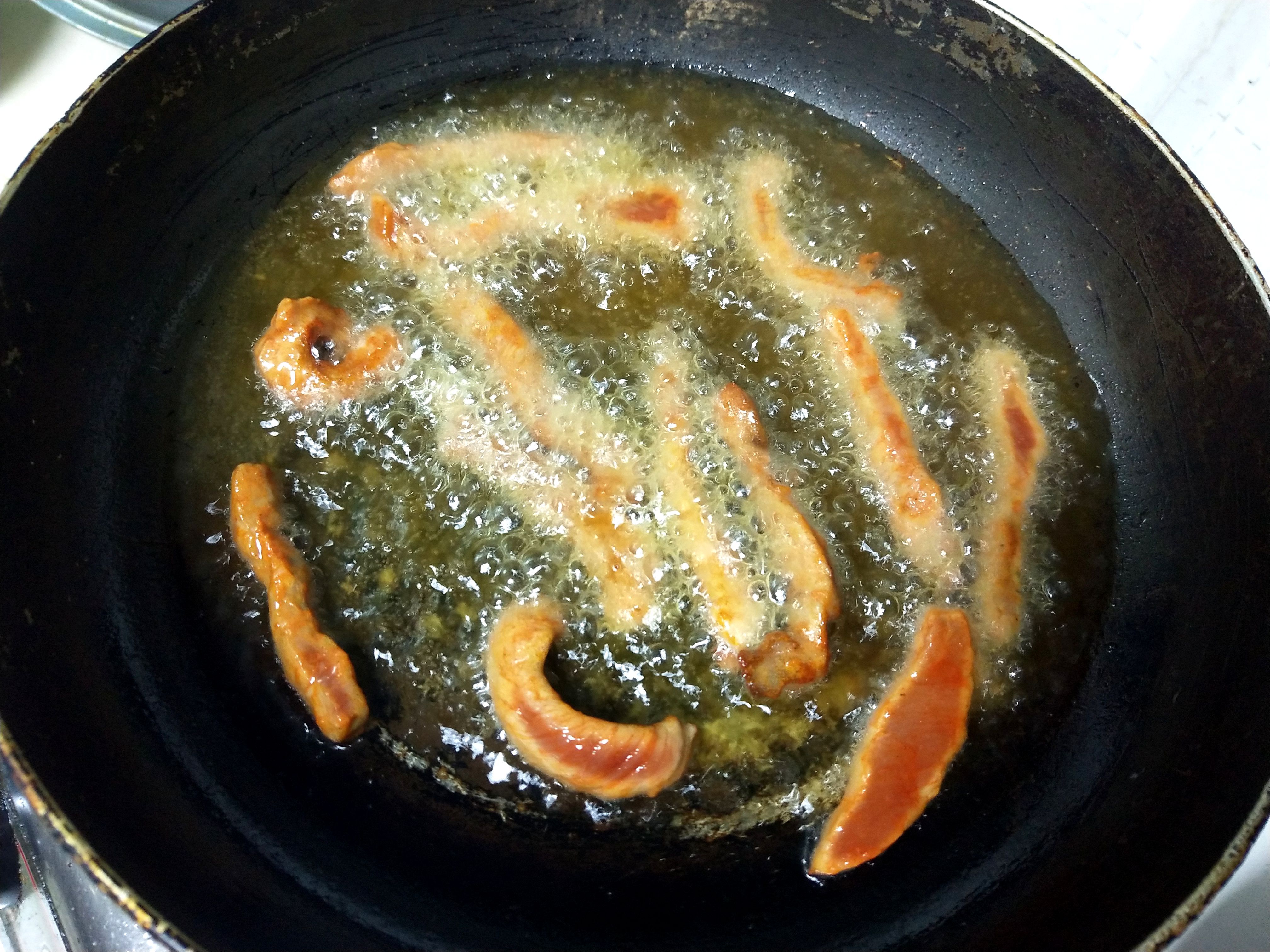 季节|秋冬季节，家常菜换个花样，孩子特别喜欢一道菜，解馋温补又暖身