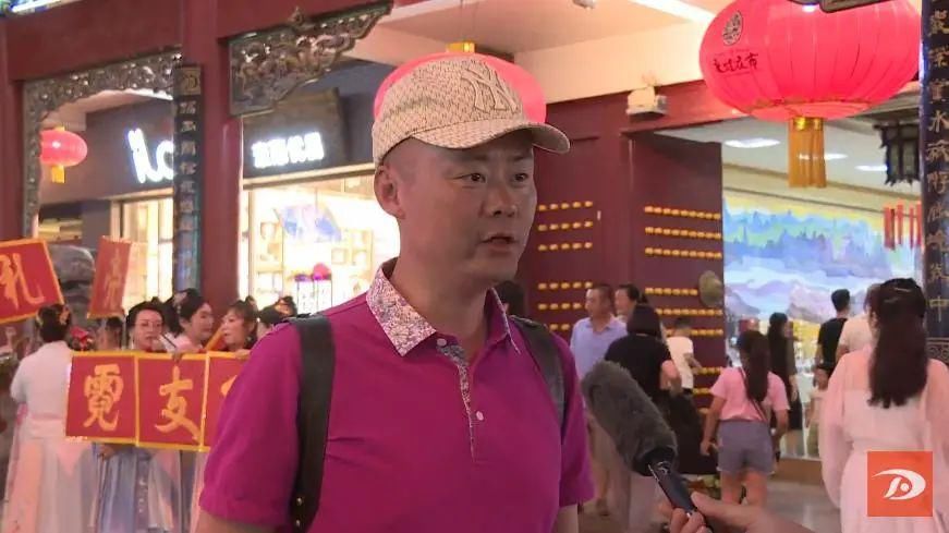  夜市|炫｜体验汉服汉礼 敦煌夜市上演“穿越”秀