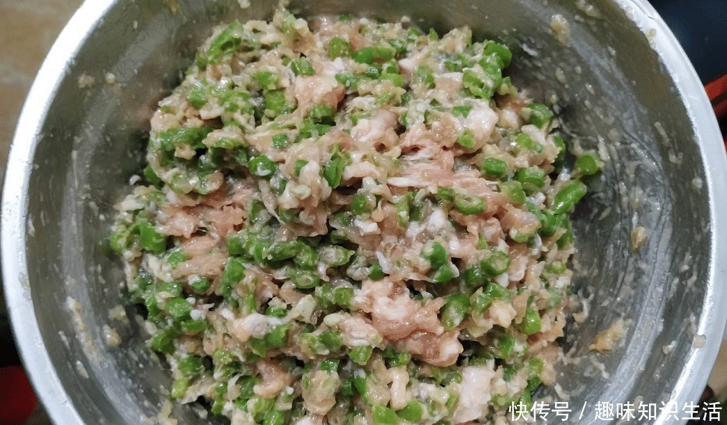 豆角|做豆角馅饺子，豆角直接包还是先焯水很多人弄错了，难怪难吃