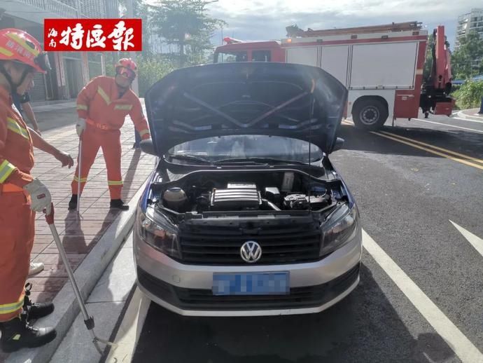 尖叫|吓到尖叫!今早,海南一出租车司机报警:我车里有~条~蛇~