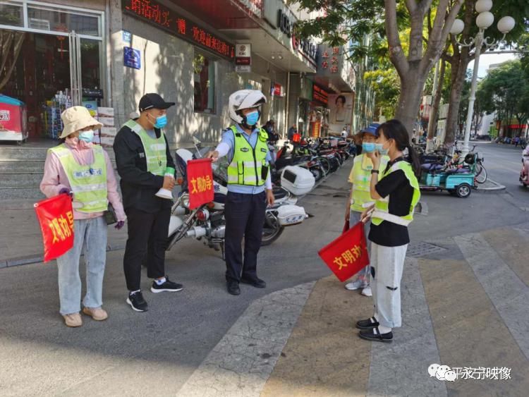 文明交通劝导|【永宁警事】我是文明劝导员，我为创城“喊话”