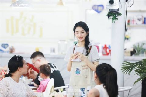  再创新高|赵丽颖代理店长霸气上任《中餐厅4》营业额再创新高