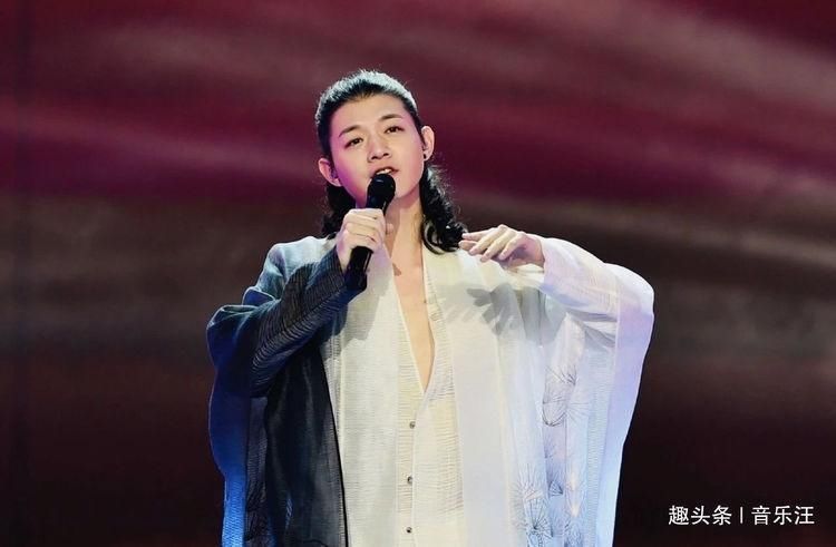  同台|《新手驾到》官宣阵容，歌坛两大新生代齐聚，周深、霍尊终于同台