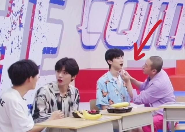 欧阳|王菲前男友变中老年美妆博主?爱与欧阳娜娜斗嘴,为何被网友喊停