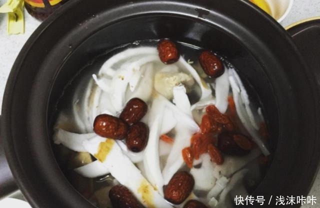 椰子鸡|椰子别只会喝汁,这样做,营养健康又美味,美味让人欲罢不能!