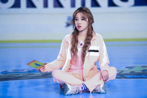  MC|《奔跑吧》MC再度大换血，又换了3位常驻嘉宾，蔡徐坤或将加盟