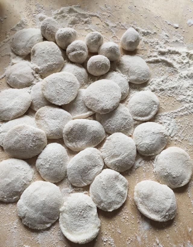  五花肉|五花肉配白萝卜，包的饺子更美味。