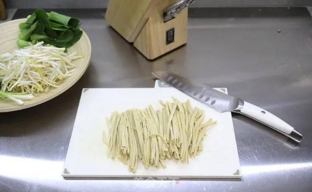 软弹|【健康美食】嫩滑鲜香,软弹不燥的水煮肉片~