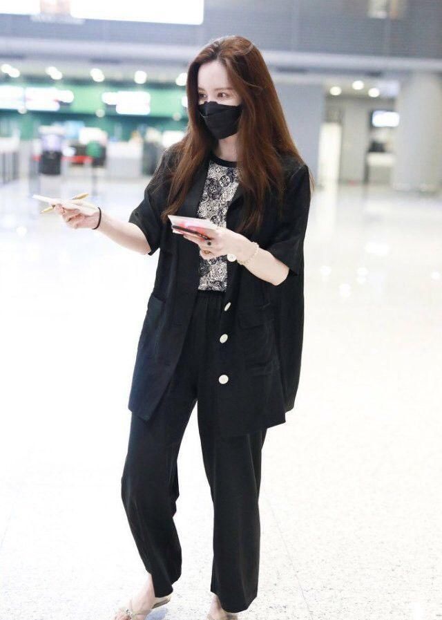  裤装如何穿出气场十|组图:看看女神的穿搭示范，轻松穿出高级即视感