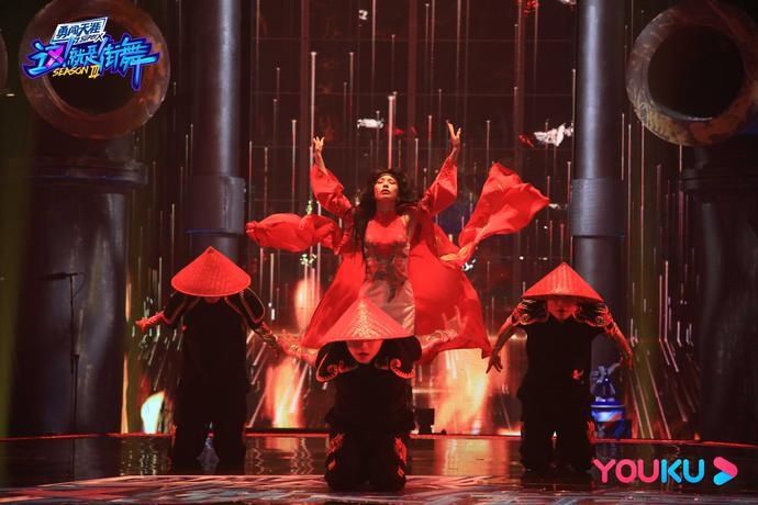  热力|《这！就是街舞》第三季火舞台热力喷发，队长领衔齐舞大秀燃炸战队之魂