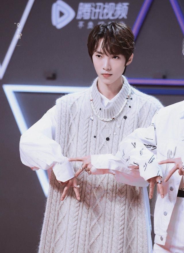  男团|X玖少年团最被低估的男团，哇唧唧哇龙生九子，实力碾压师弟R1SE