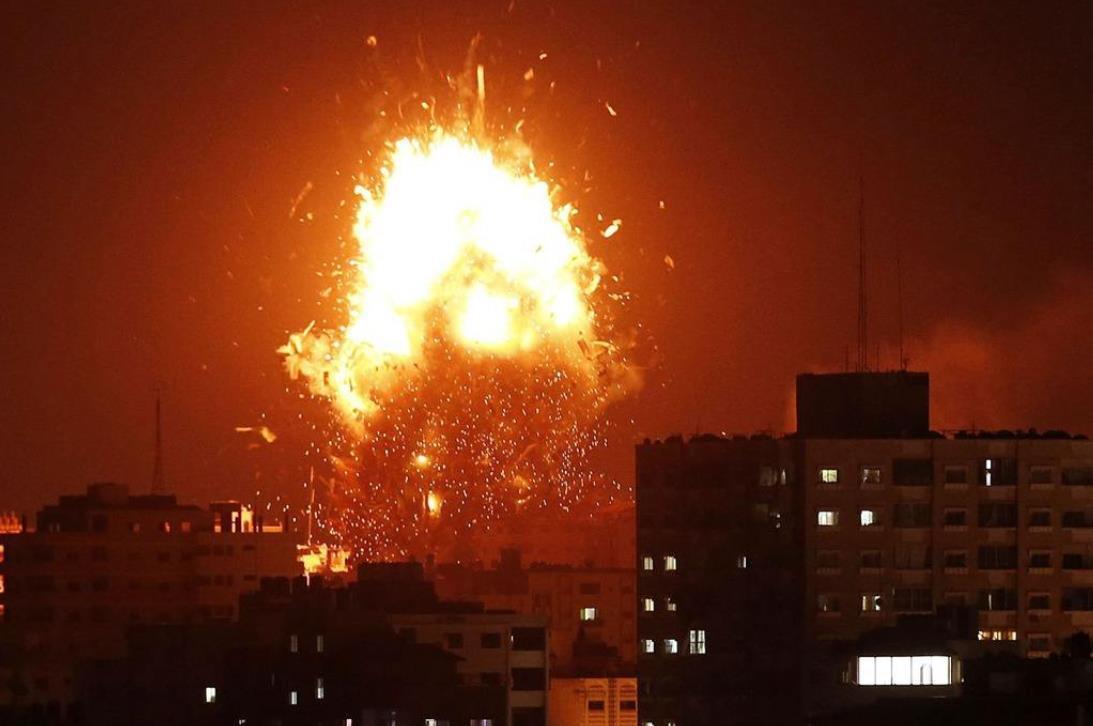 轰炸|死伤惨重!以色列突然不宣而战,对邻国首都发起猛烈轰炸