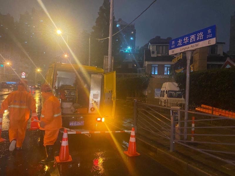 低洼地区|徐汇：应急救援队伍集结完毕，持续关注建设工地、低洼地区、易积水小区