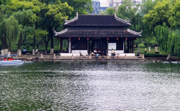  宁波|宁波月湖公园，半城名胜半城湖