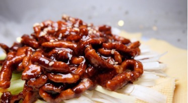  莴苣|京酱肉丝的莴苣看起来很简单，但事实上，整道菜都浪费了