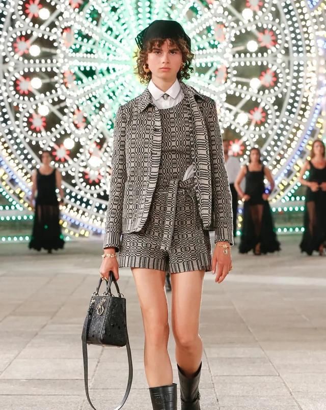  Dior|Dior 在意大利举办了一场没有观众的线下早春发布秀