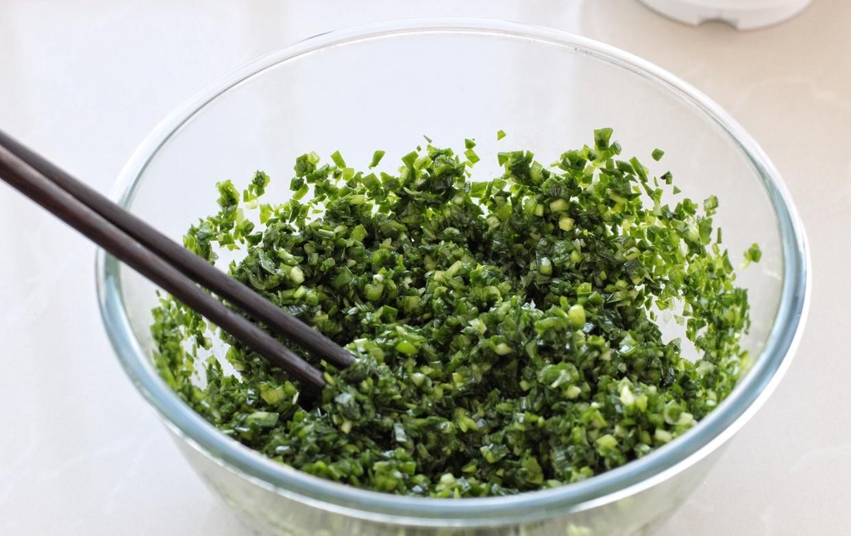  韭菜|详解花边韭菜盒子的做法，皮薄不露馅，口感倍儿鲜美，分分钟吃撑